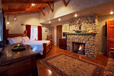 Frog house bedroom at Emerald Iguana