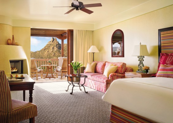 Guest room at Four Seasons Scottsdale at Troon North