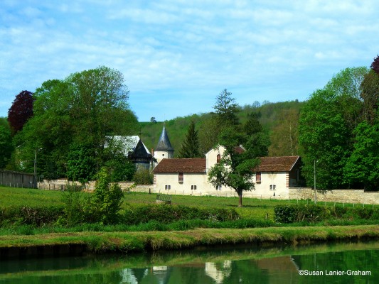 Marmagne - Alongside the Burgundy Canal