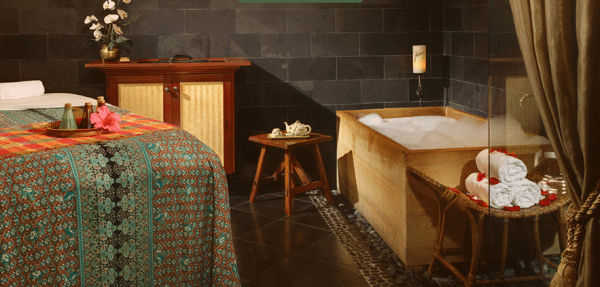Treatment room with an Ofuro soaking tub at Paradise Point