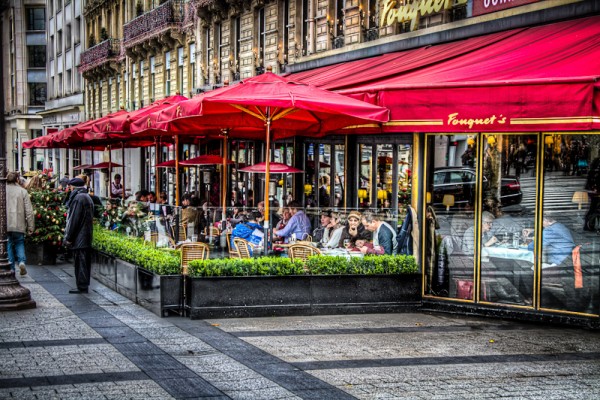 Lunch on the Champs-Élysées by Glenn Forrest via Creative Commons