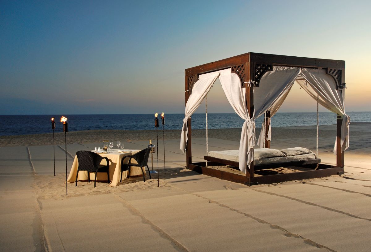 Luxury in Paradise: Pueblo Bonito Golf & Spa Resorts 5 Pueblo Bonito beach dinner.