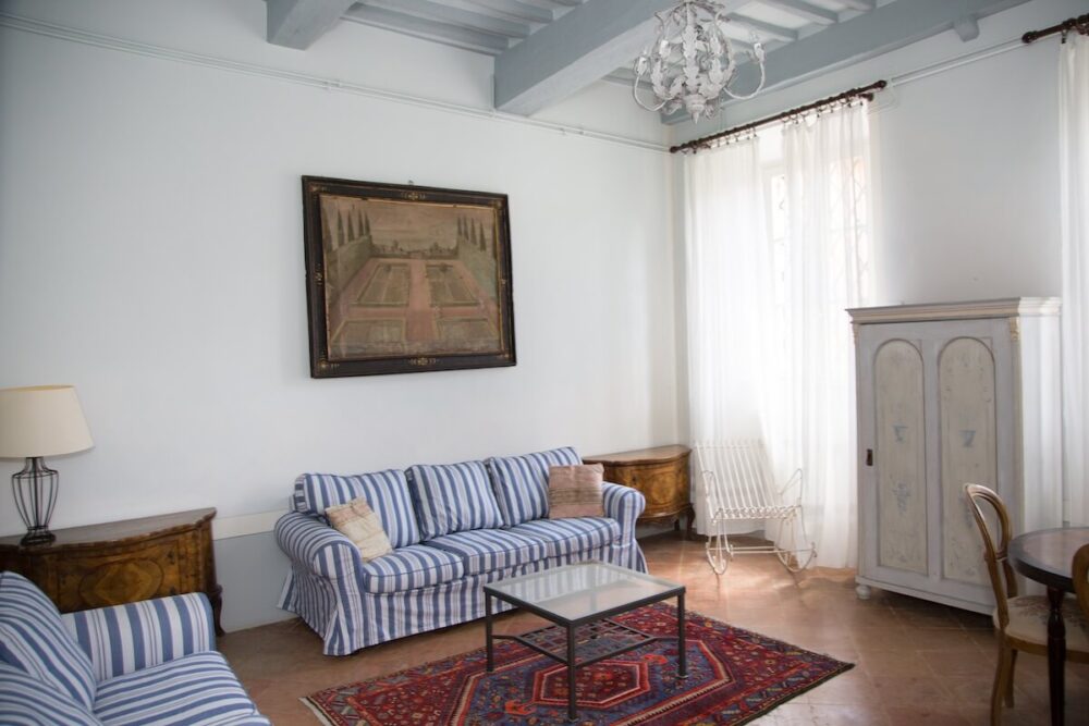Villa Donati. Photo by Debby Wolvos