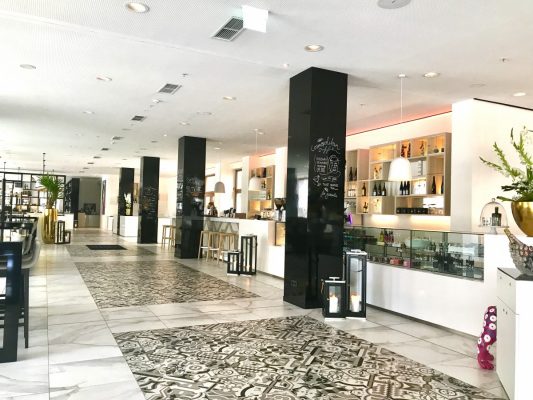 Lobby of INNSIDE Leipzig