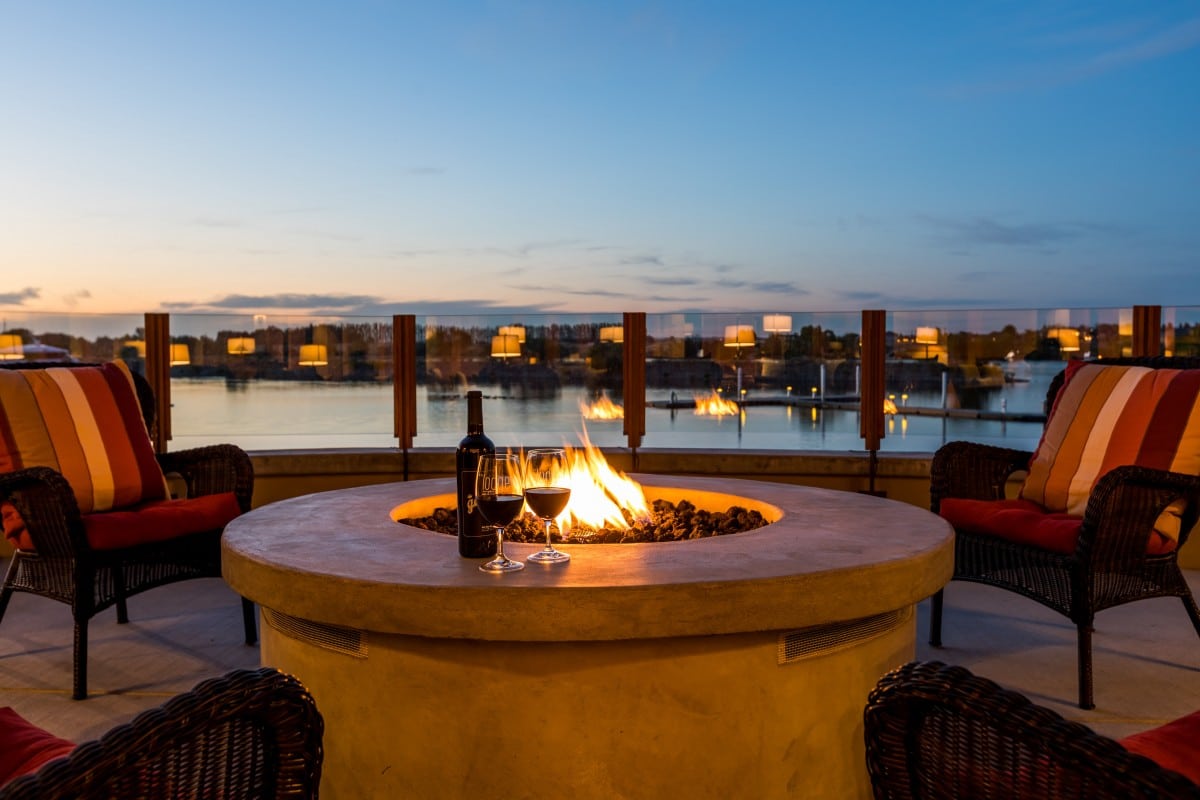 The Lodge at Columbia Point: Washington Riverside Luxury