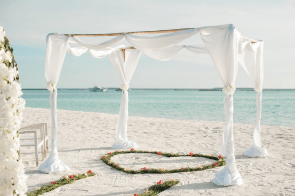 Florida is an absolutely dreamy place for a destination wedding