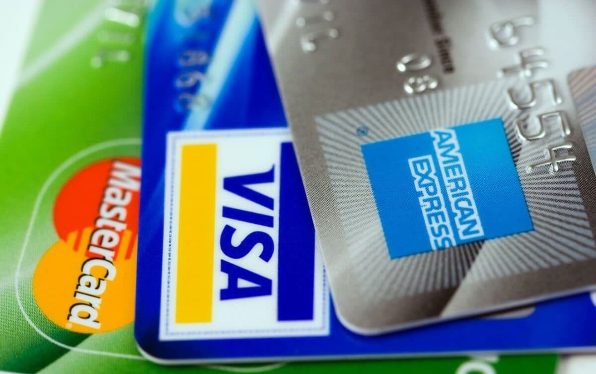 Best American Express credit card options for immigrants to America