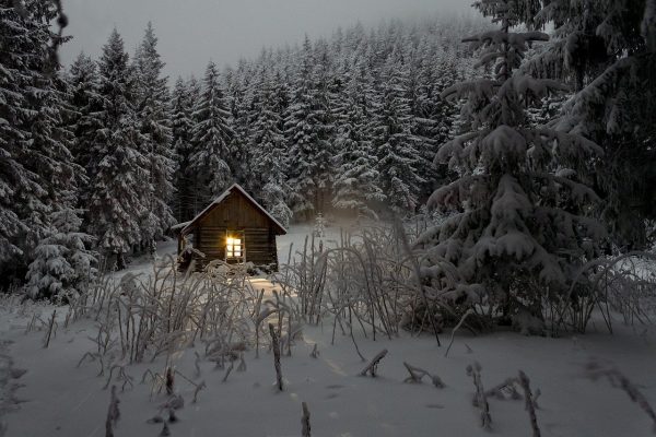 Beautiful Winter Camping Locations in the US