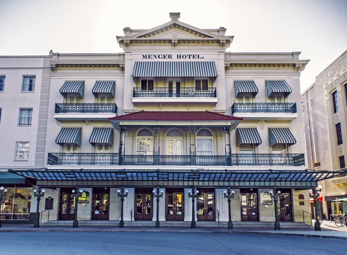 The haunted Menger Hotel in San Antonio - Haunted hotels of Texas