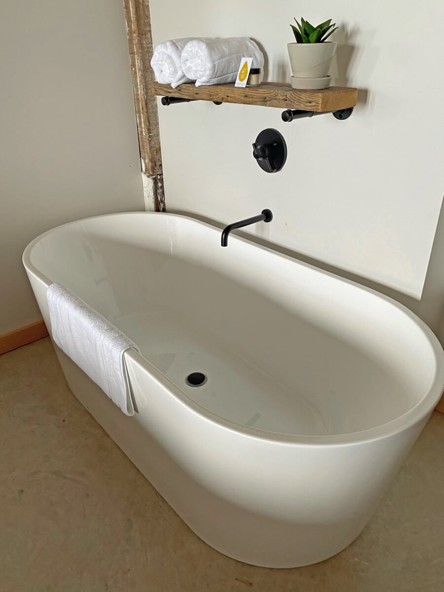 The Bowline Hotel in Astoria Oregon: Luxury on the Columbia River