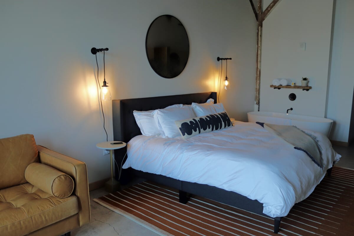 The Bowline Hotel in Astoria Oregon: Luxury on the Columbia River