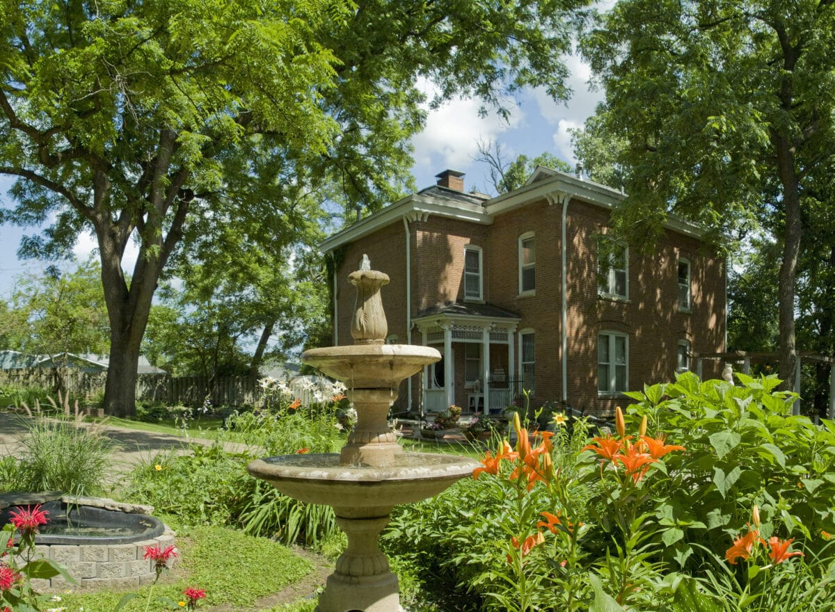 Belmont Hill Bed and Breakfast, Cedar Rapids Iowa