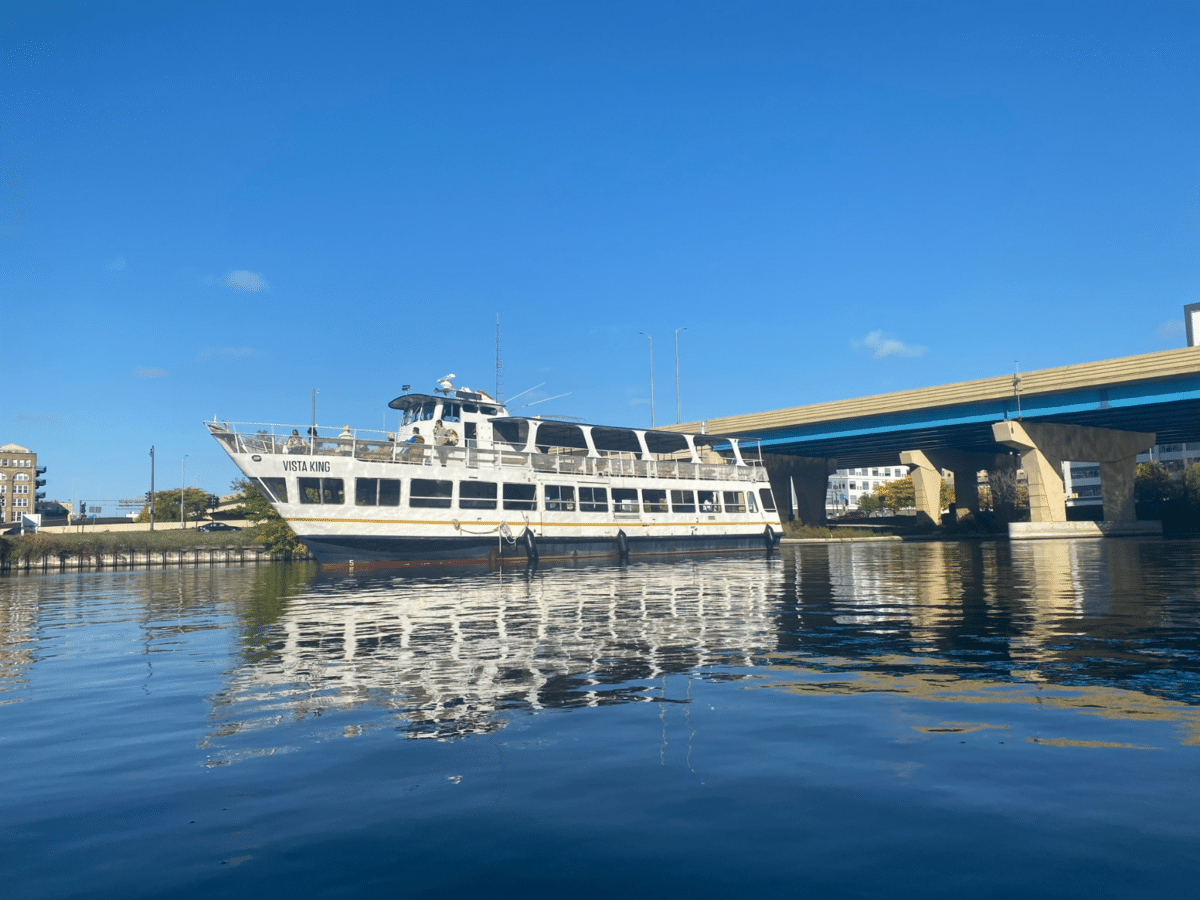 Vista King Milwaukee Boat Line