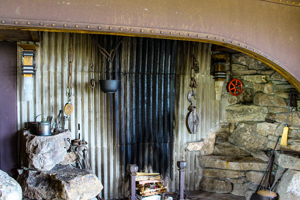 Inn at Newport Ranch breakfast room fire place.
