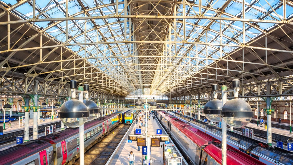 Store Your Luggage in Manchester