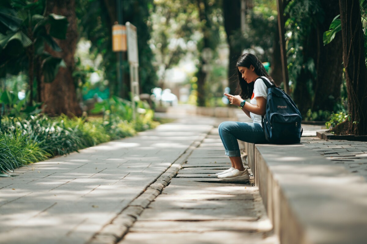 Stay Connected with Friends and Family When You Live Far Away 3 Stay Connected with Friends and Family
