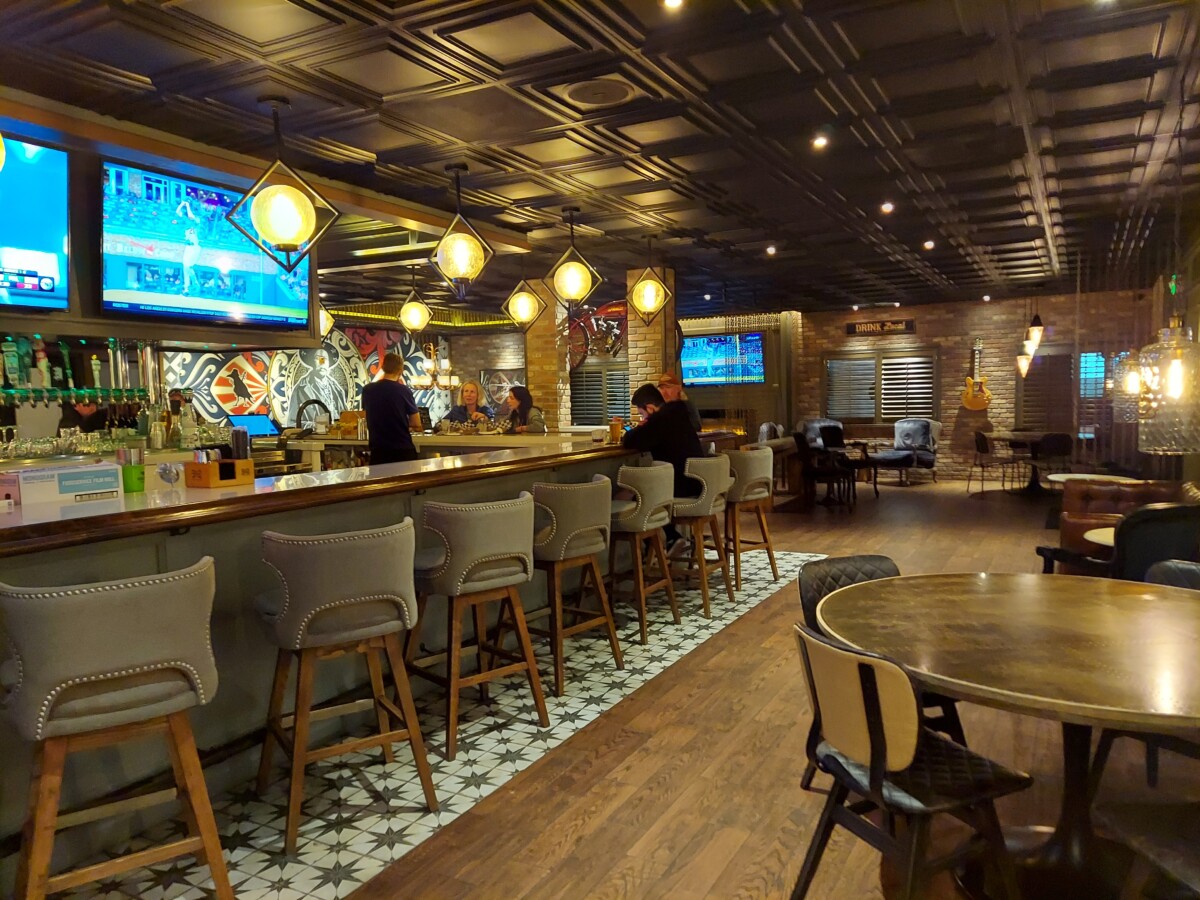 Buellton California Sideway Inn Lounge