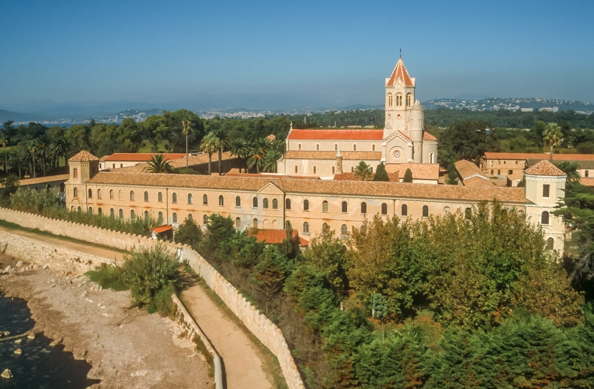 retreat on Île St. Honorat