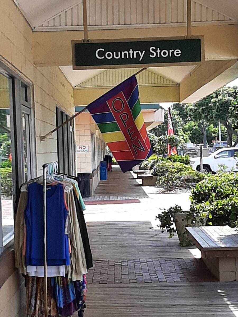 Discover Emerald Isle and the Crystal Coast 8 Emerald Isle's boutique shops.