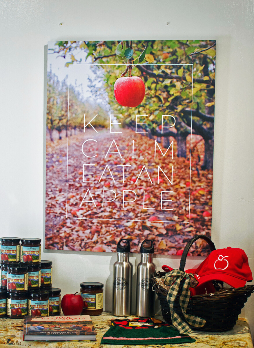 Apple Farm Inn Marketplace display © Cori Solomon. 