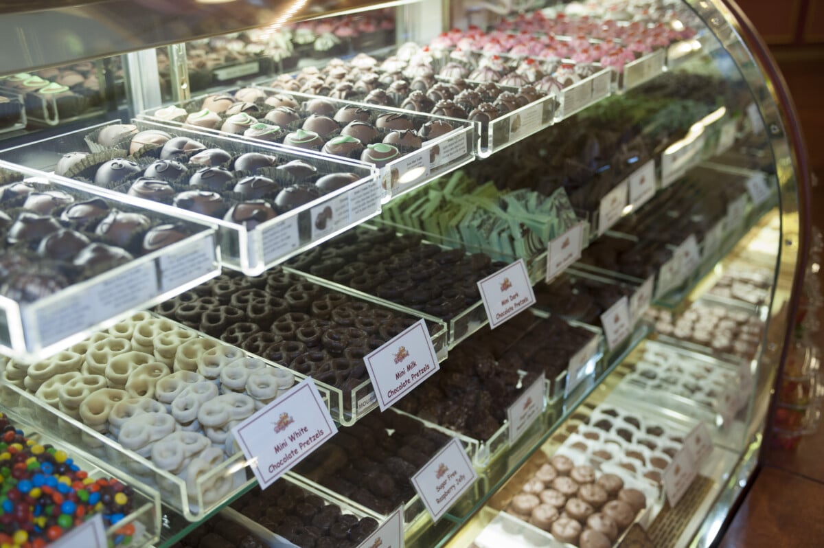 Confection counter at Dollywood