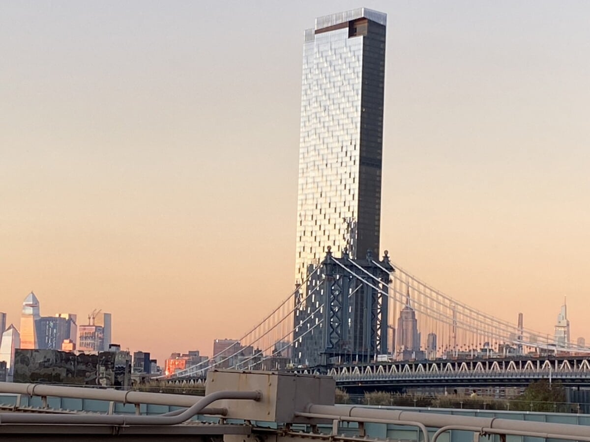 NYC girl's getaway and the Manhattan skyline at dusk.