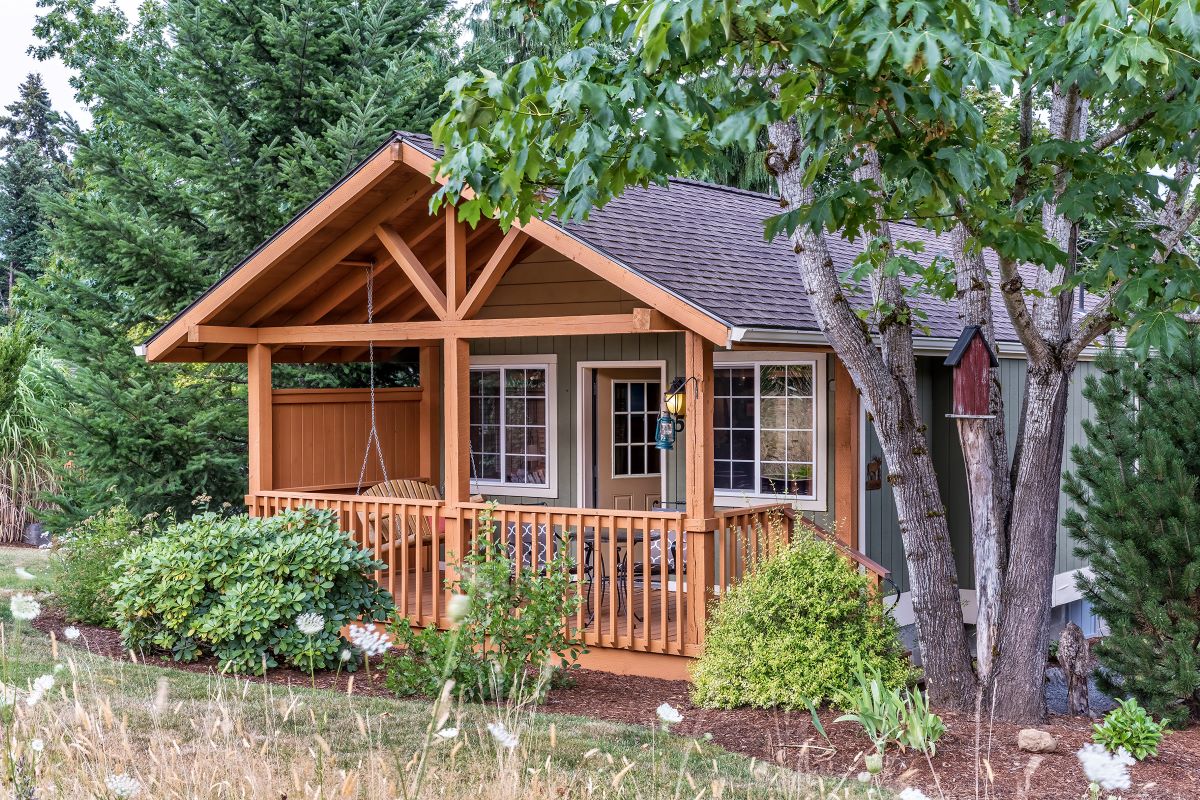 Green Leaf Cabin a Columbia River Gorge cabin.