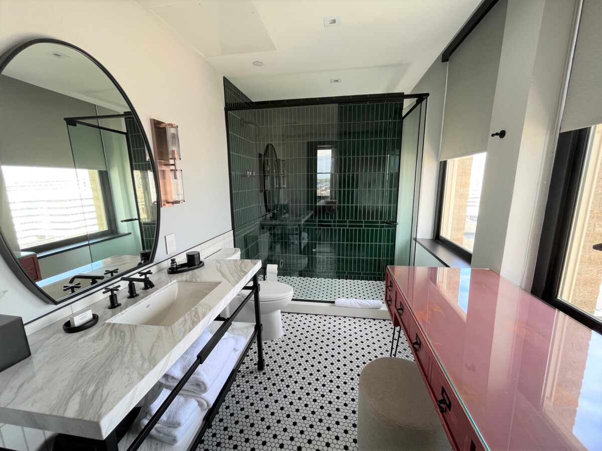 The suite bathroom.
