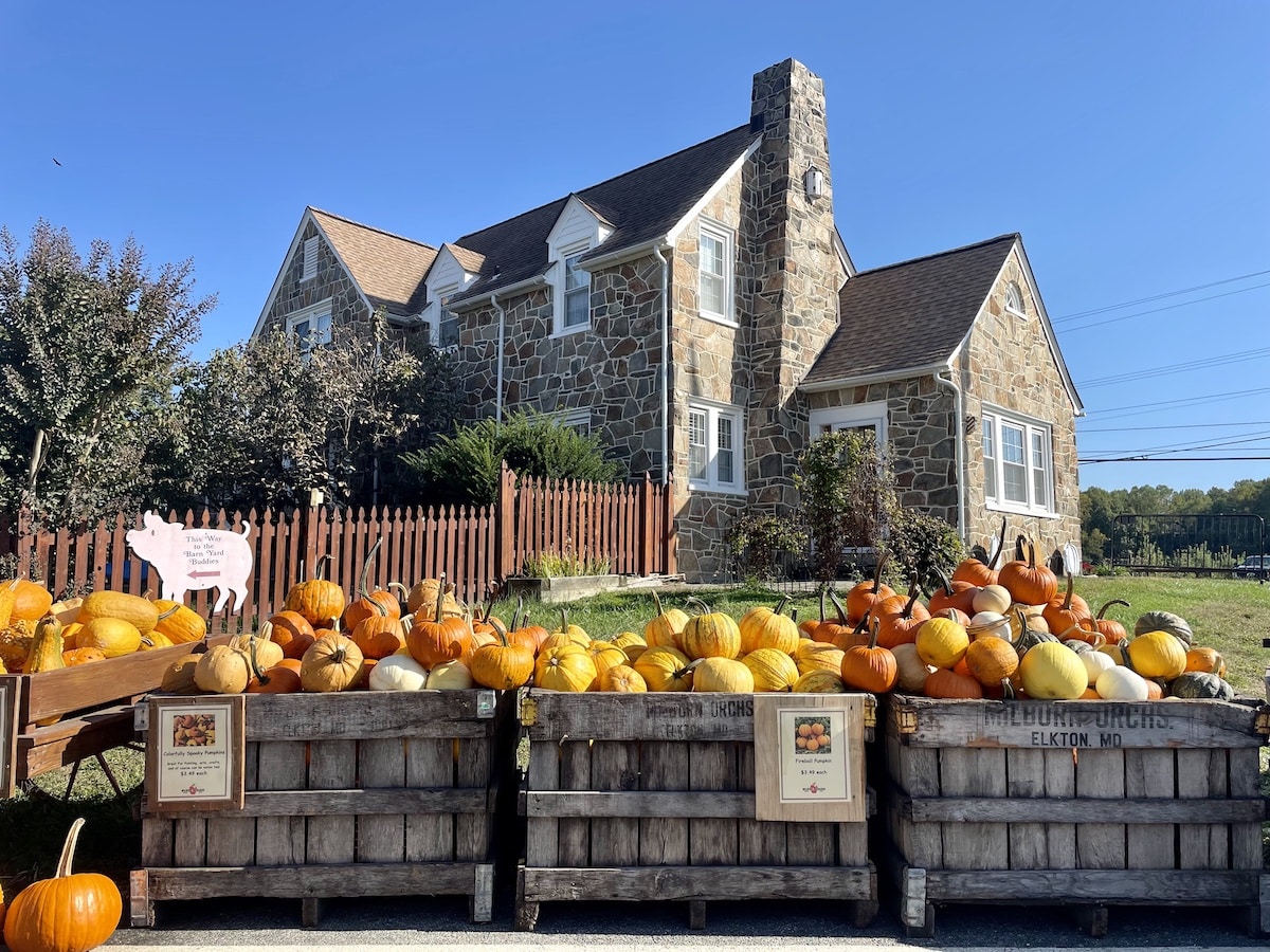 The old farmhouse at Millburn Orchards.