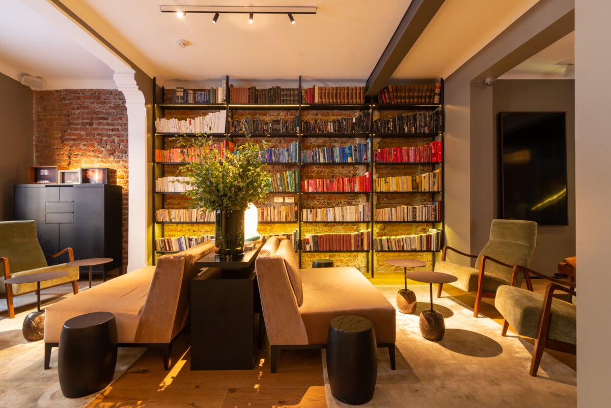 The Hotel Magnolia's wonderful library.