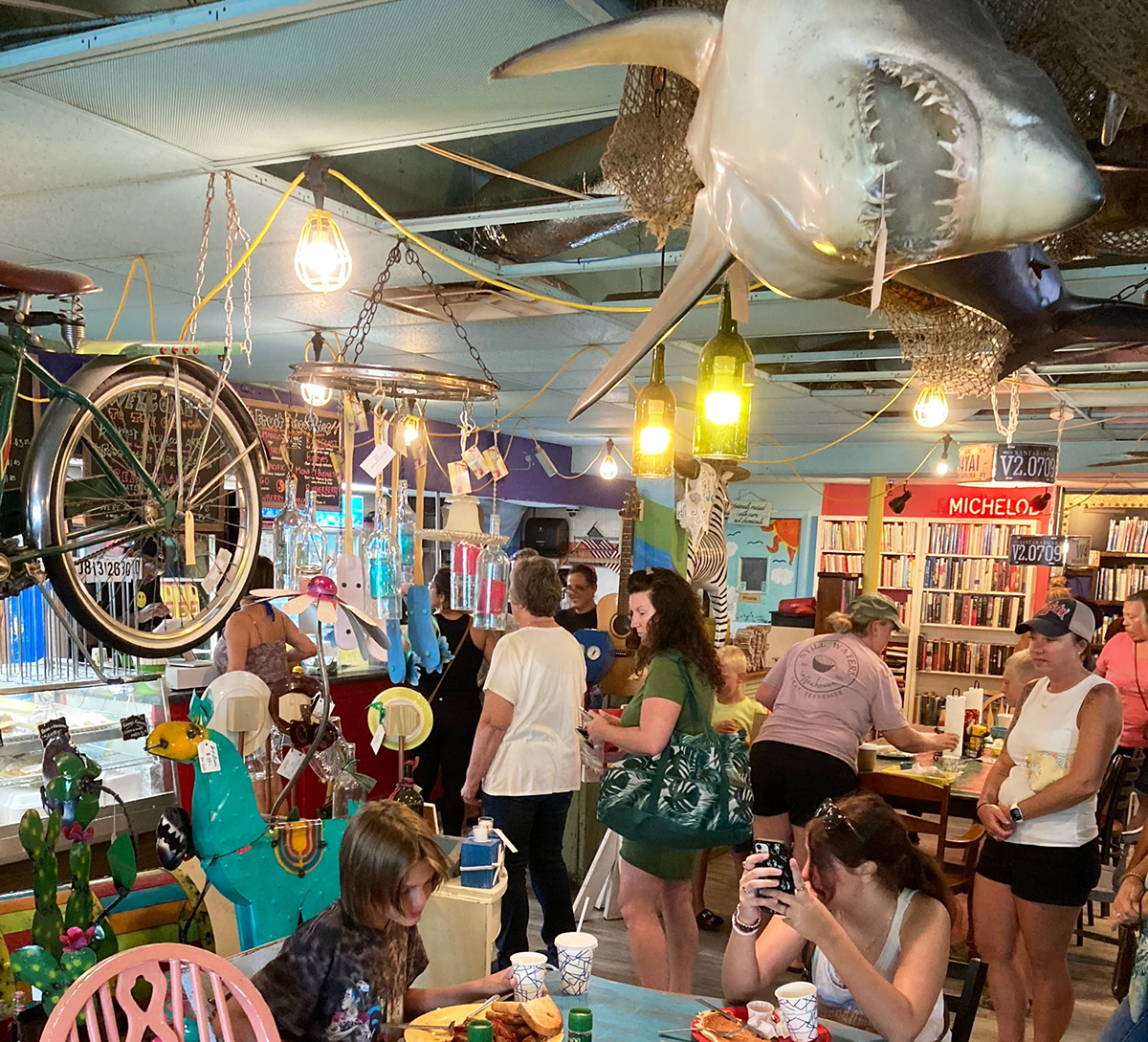Escape to Anna Maria Island 8 Ginnys and Jane E's Cafe and Gift Shop.