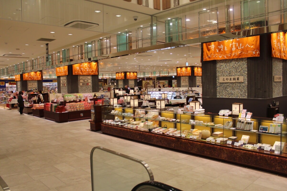 Kanazawa Train Station market has local craft specialties like gold foil work, lacquerware, and other handmade high-quality goods. We took a gold foil class at a local shop and made chopsticks coated in the yellow metal foil for handmade souvenirs.