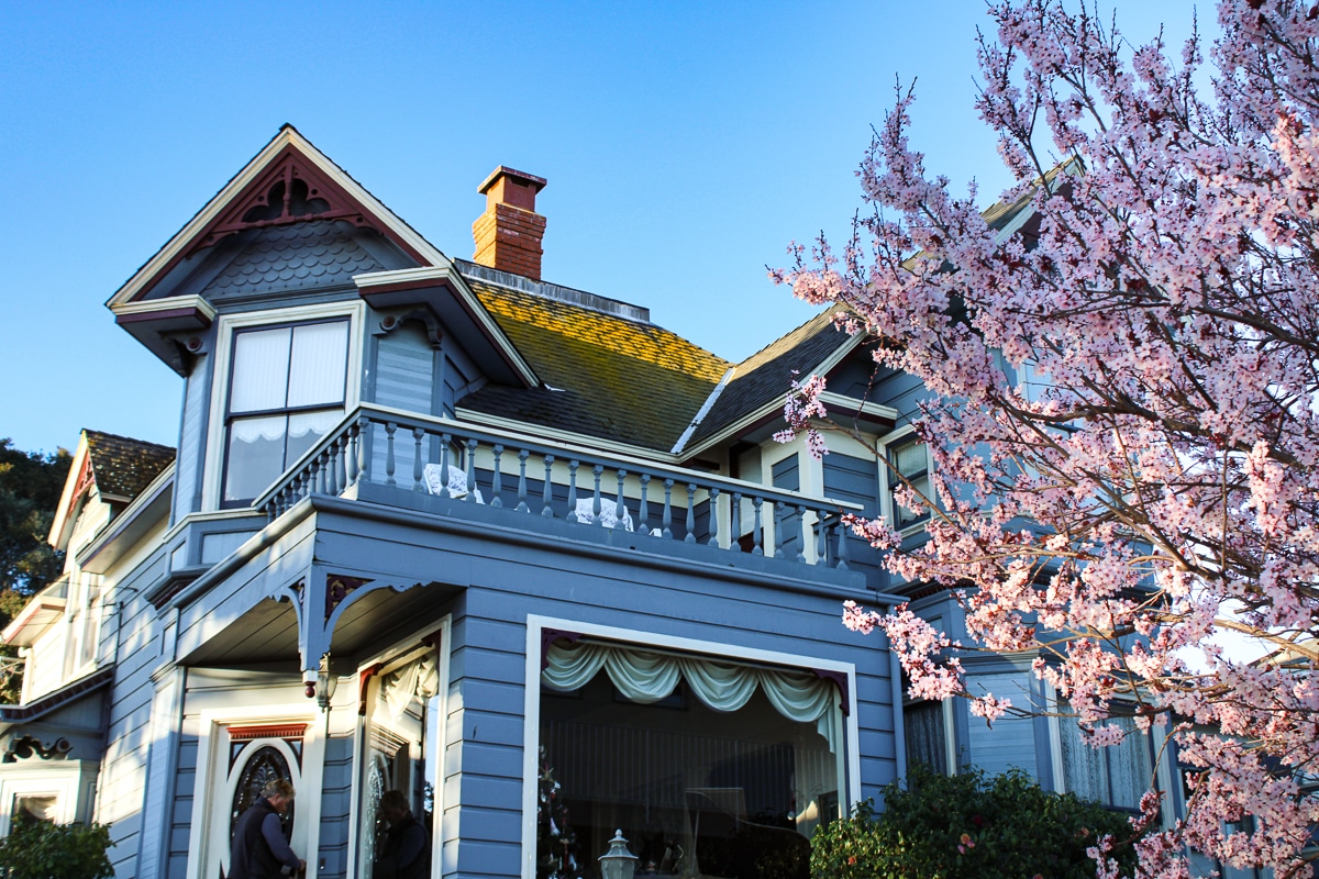 05 Victorian Home Pacific Grove CA ©Kevin Scanlon