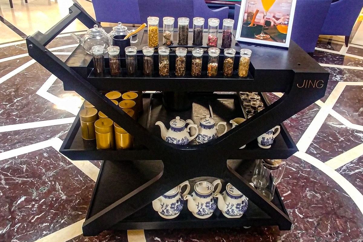 13 Tea cart in Palm Court Phoenicia Malta ©Mary Charlebois min