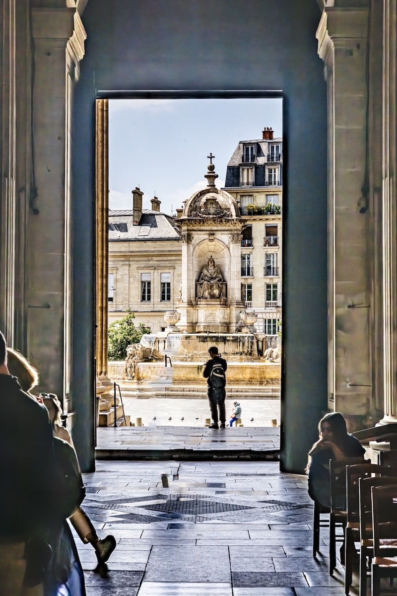 The entrance of Église Sainte-Sulpice at Fontane des Quatre Evèques.