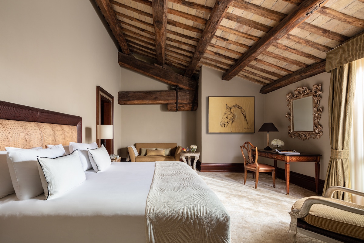 Luxury Hotel in Rome