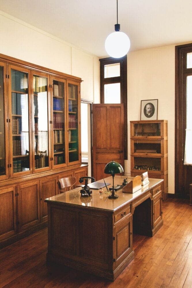 10 Best Museums of Paris 4 Curie Museum