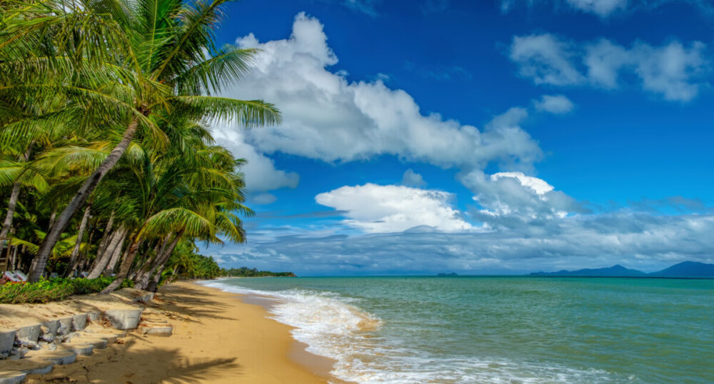 Unlocking Koh Samui: Your Ultimate Week-Long Adventure 1 Sunny day with blue cloudy sky at tropical Maenam beach, Koh Samui, Thailand
