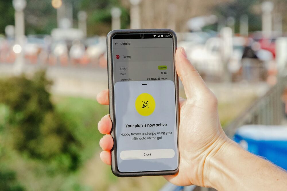 phone with eSIM for traveling