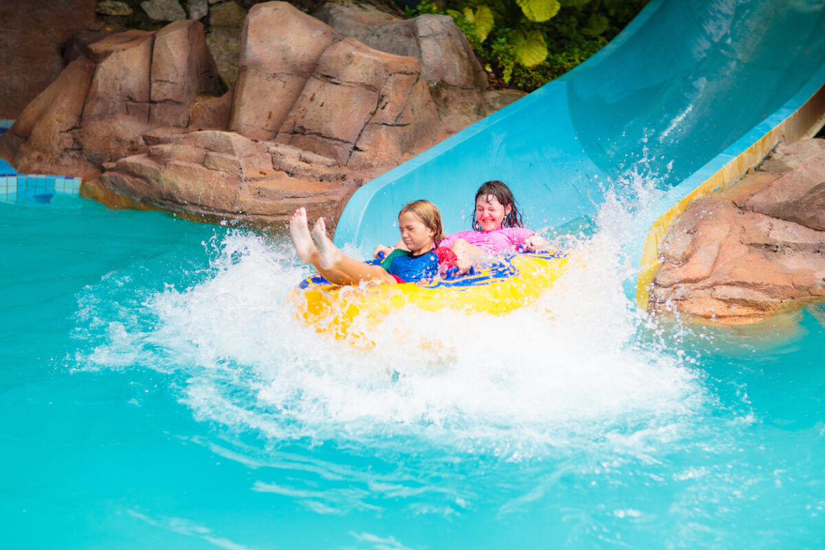 kids on a waterlside at Oahu's best water park