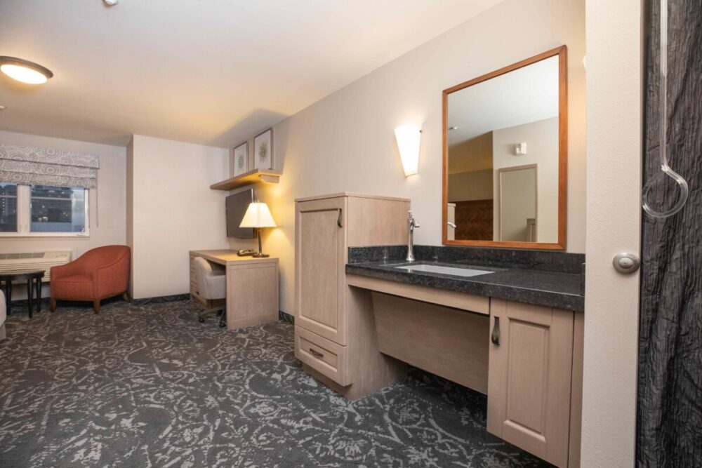 Mediterranean Inn Seattle: A Comfortable Stay in Queen Anne 5 accessible room at Mediterranean Inn Seattle