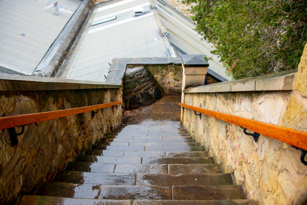 Hobart Food Guide: 10 Things to Eat, Drink, and Do in Tasmania 4 Kelly's Steps in Hobart - Tasmania