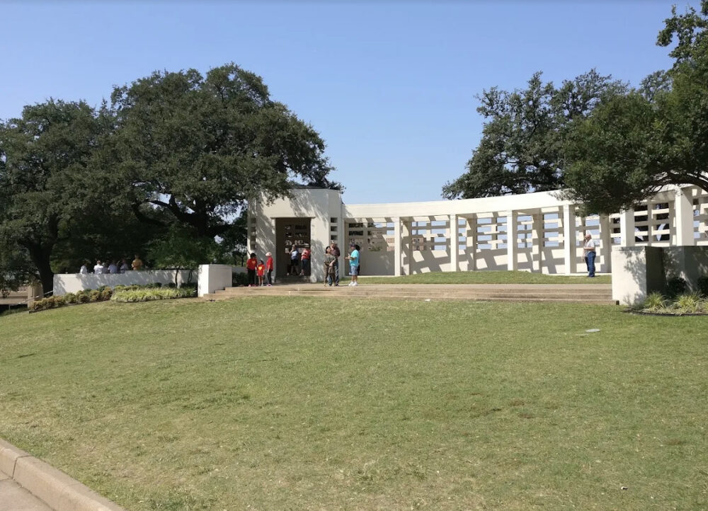 Visiting The Sixth Floor Museum at Dealey Plaza in Dallas 6 sixth floor museum - the grassy knoll.