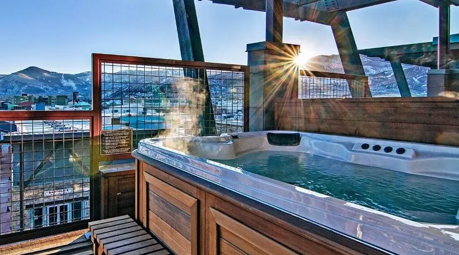 Hot tub on roof deck
